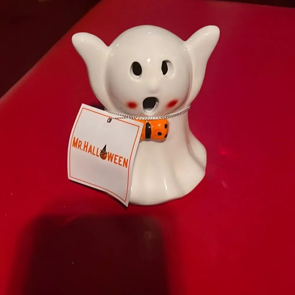 NWT mini light up ghost